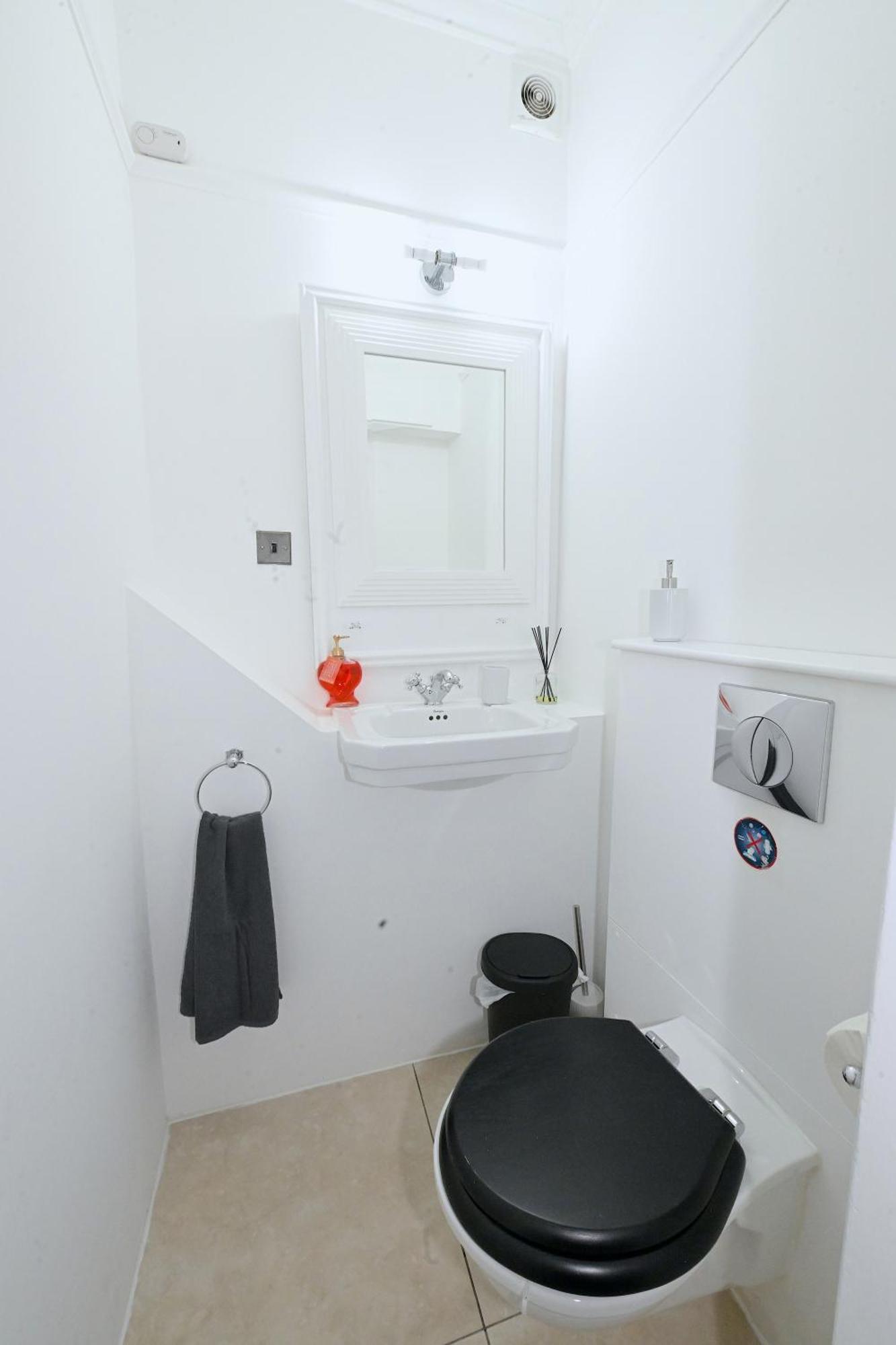 Stunning 4 Bedroom Flat In Regent's Park - Abbey Rd Case de vacanță