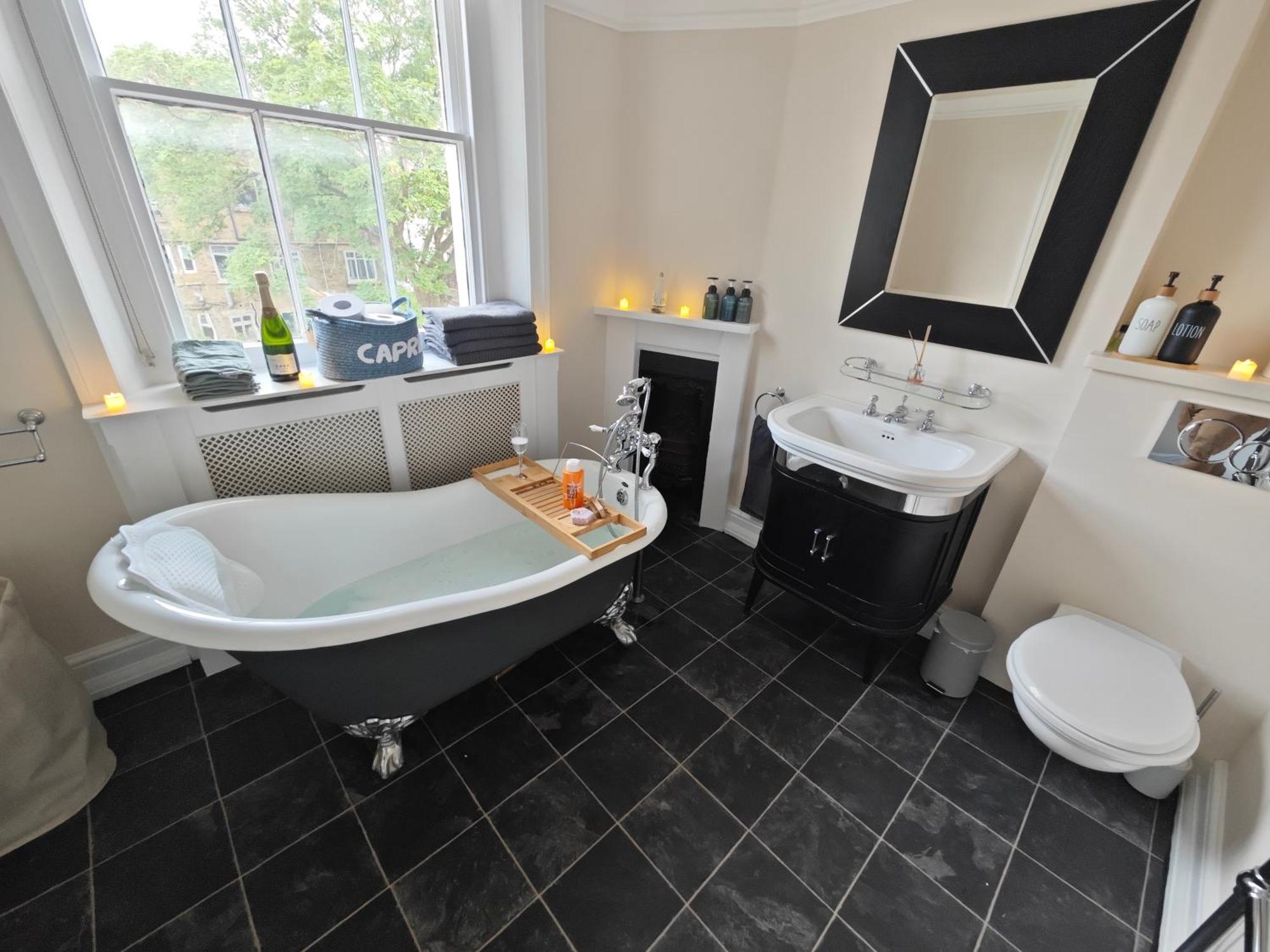 Stunning 4 Bedroom Flat In Regent's Park - Abbey Rd * Londra