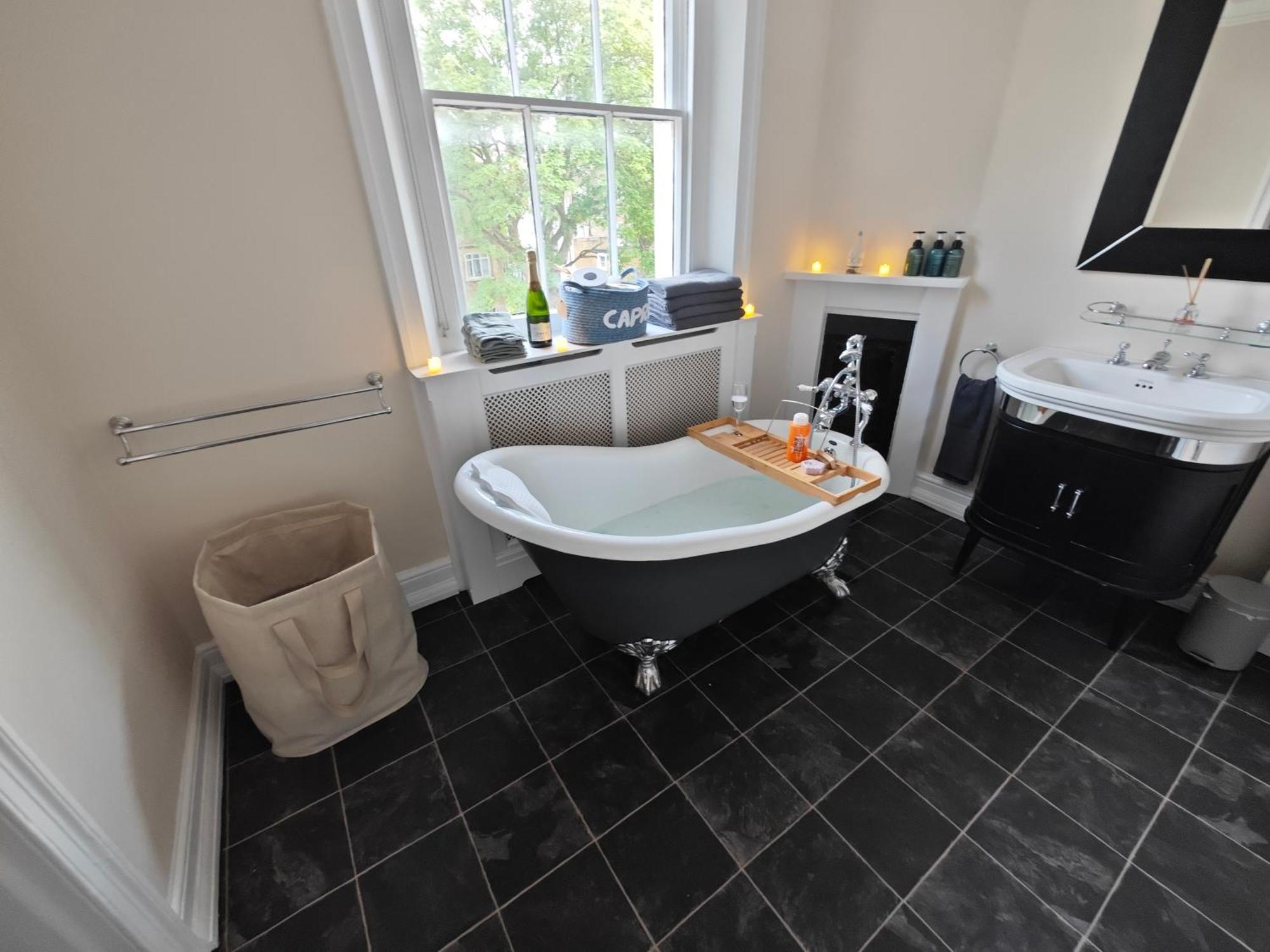 Case de vacanță Stunning 4 Bedroom Flat In Regent's Park - Abbey Rd